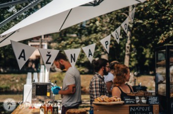  Kavárna a bistro Až na půdu 