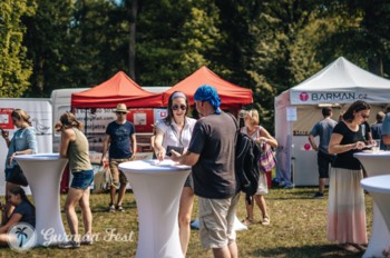  Hosté před hlavním pódiem Gurmán Festu 