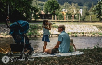  Rodinný Piknik u řeky otavy na Santosu 